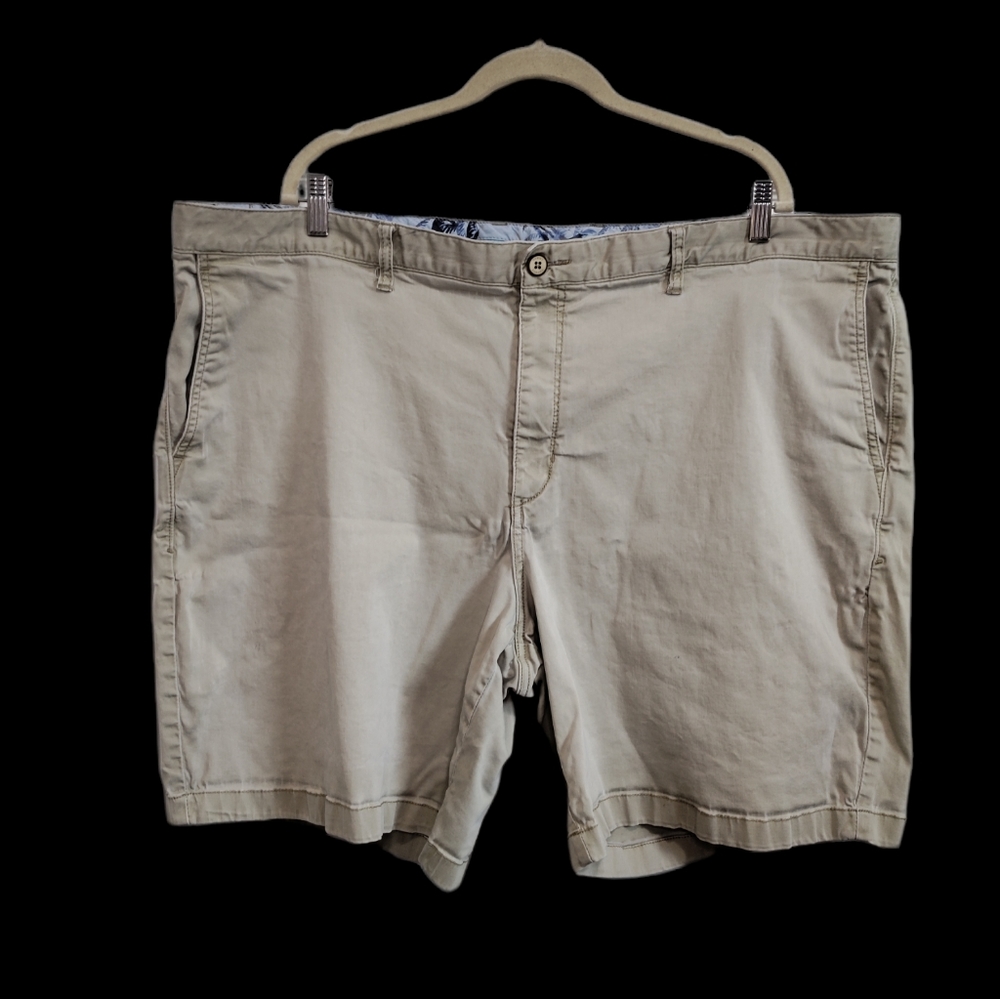 Tommy Bahama men's khaki shorts size 48RG